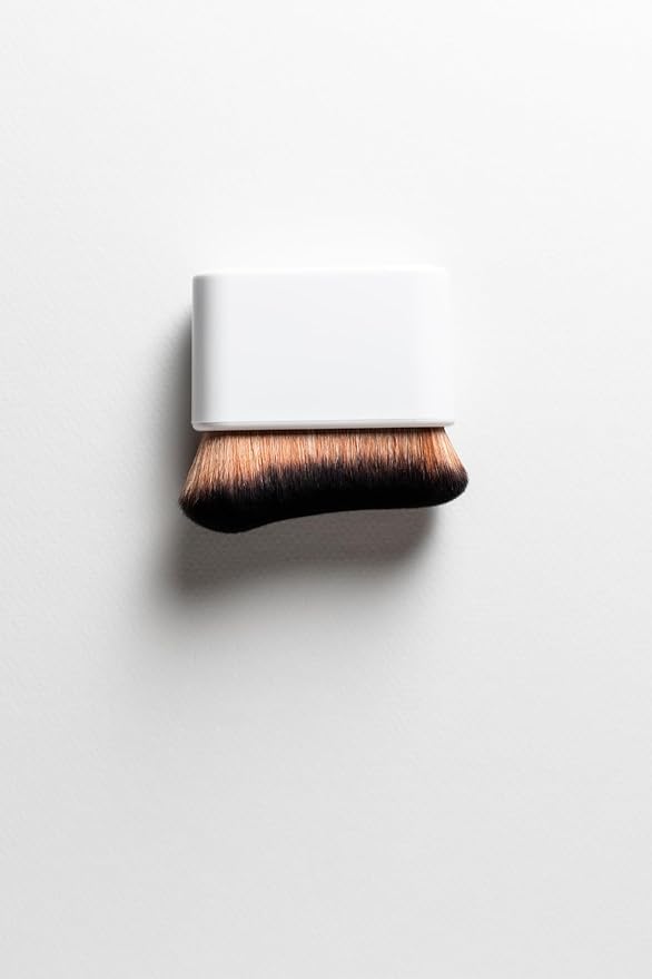 Tinge Body Brush, Large Kabuki Brush, Ideal For Blending Body Makeup, Foundation, Self Tanner & Bronzing, Streak Free & Mess Free, Make Up Brush With Soft, Durable Bristles For Smooth, Even Coverage
