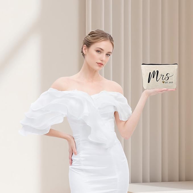 ancpeany Wedding Bridal Shower Gifts for Bride To Be 2025, Future Mrs Makeup Bag, Bachelorette Party favors Accessories, Wifey Engagement Gifts for Women, Small Cosmetic Travel Pouch
