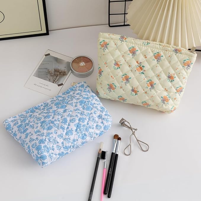 DOB SECHS Floral Makeup Bag Cute Quilted Makeup Pouch with Wristlet Kawaii Puffer Cosmetic Bag Large Capacity Cotton Makeup Bag for Women Brush Storage Pencil Case Travel Organizer Clutch, Blue White