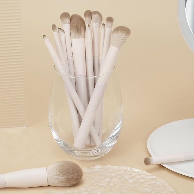 Makeup Brush Set Professional 13pcs，Premium Synthetic Powder Foundation Contour Blush Concealer Eyeshadow Blending Liner Make Up Brushes Kit（Milky B521）