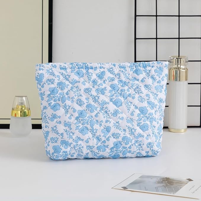DOB SECHS Floral Makeup Bag Cute Quilted Makeup Pouch with Wristlet Kawaii Puffer Cosmetic Bag Large Capacity Cotton Makeup Bag for Women Brush Storage Pencil Case Travel Organizer Clutch, Blue White