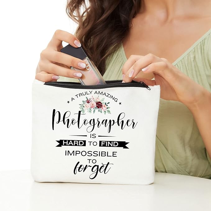 Photography lover Amazing Funny Gift, Hard to Find Christmas Birthday Graduation Thank You Gift for Videographers Makeup Bag