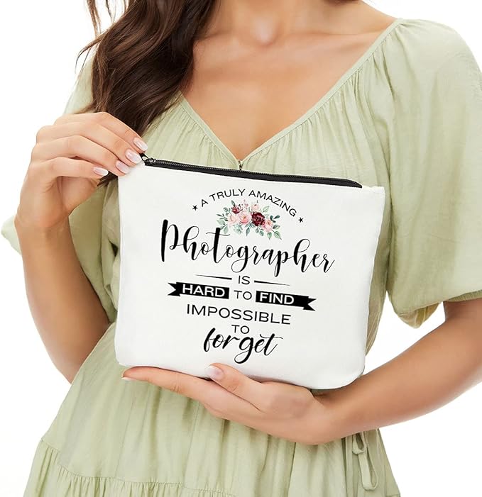 Photography lover Amazing Funny Gift, Hard to Find Christmas Birthday Graduation Thank You Gift for Videographers Makeup Bag