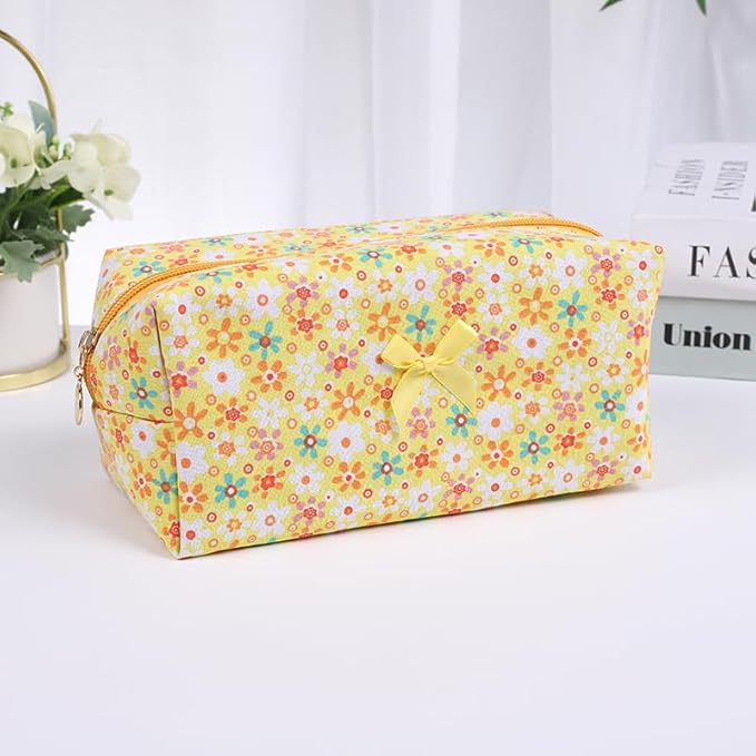 Floral Cotton Makeup Brush Cosmetic Bag for Women, Travel Quilted Zipper Pouch, Large Capacity Flowers Toiletry Organizer, Kawaii Makeup Storage Case, Cosmetic Travel Cloth Bag-Yellow Sun Flower