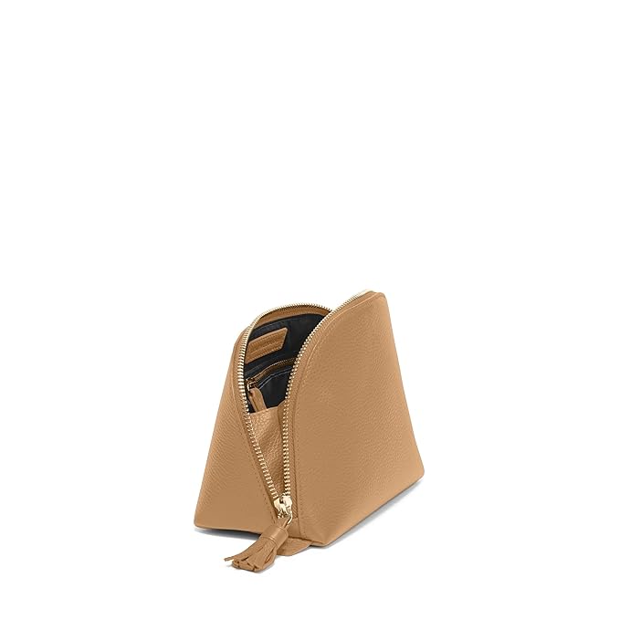 Leatherology Camel Medium Clamshell Makeup Bag – Leather Cosmetic Case with Waterproof Lining, Interior Zip Pocket & Double Tassel Zippers – Travel & Vanity Organizer