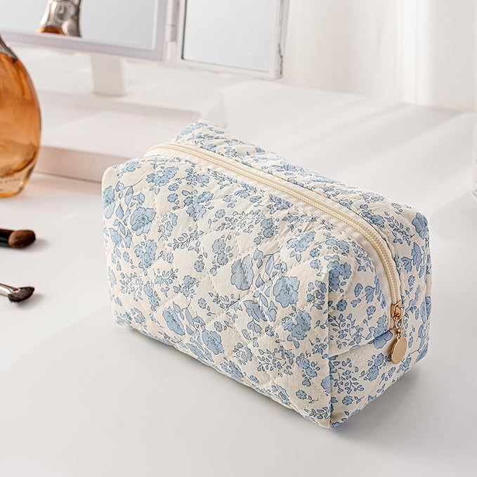 Cute Square Floral Cotton Makeup Cosmetic Bag for Women Girls, Travel Quilted Zipper Make Up Bag, Square Flowers Organizer Case Kawaii Makeup Cosmetic Travel Cloth Pouch (Blue Floral)