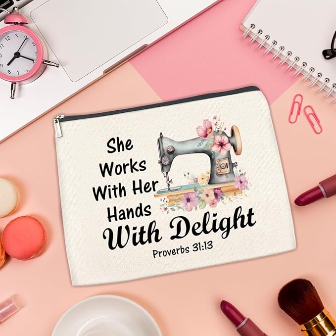 Sewing Gifts Makeup Bag, Quilting Gift for Quilters Sewing Lover, Inspirational Hostess Gifts for Women Mom Grandma Birthday Christmas Zipper Cosmetic Bag Travel Toiletry Pouch for Purse