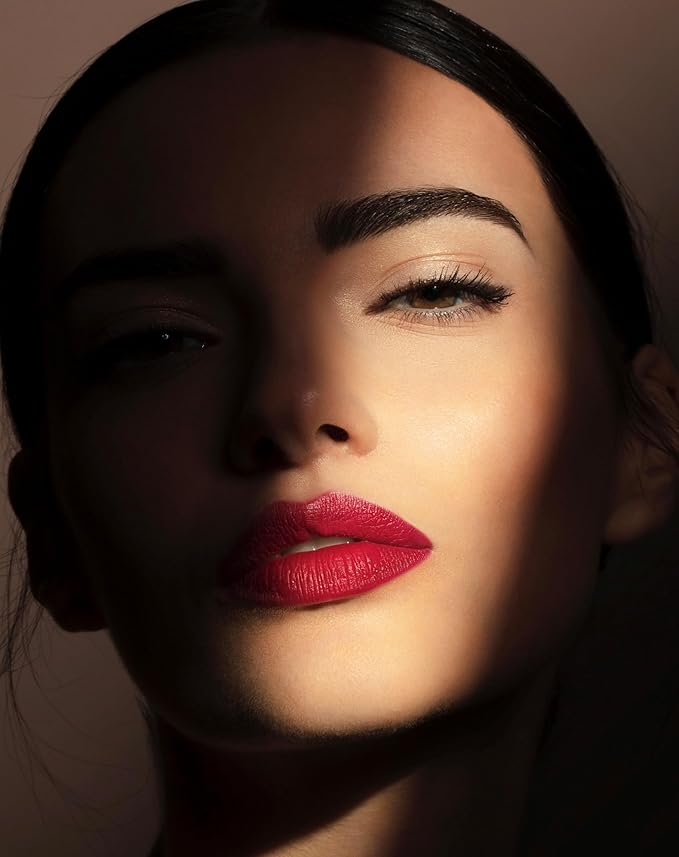 Pupa Milano True Lips Blendable Lip Liner - Dual-Ended Matte Lining Color and Brush - Light and Creamy, Hydrating, High Pigment, Smudge Proof Formula - Paraben Free - 029 Fire Red - 0.042 oz