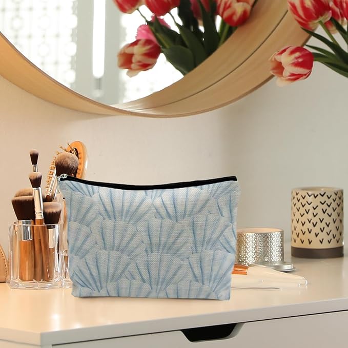 Beach Makeup Bag, Beach Gifts for Women, Blue Sea Shell Preppy Beach Cosmetic Bags Zipper Pouch, Beach Gifts for Women Friends, Beach Lovers Gifts, Blue Makeup Pouch Zipper Bag