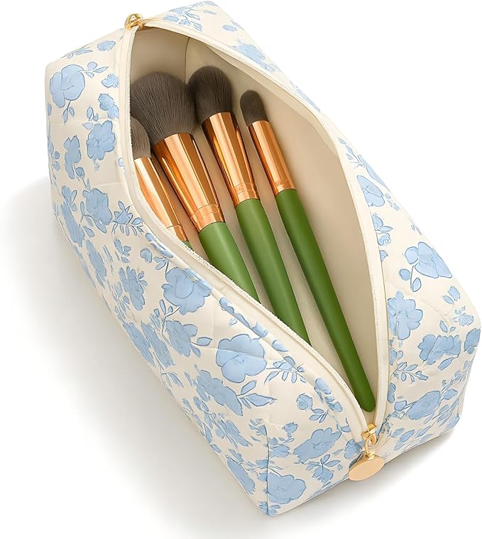 Floral Cotton Makeup Brush Cosmetic Bag for Women, Travel Quilted Zipper Pouch, Large Capacity Flowers Toiletry Organizer, Kawaii Makeup Storage Case, Cosmetic Travel Cloth Bag-White/Blue Flowers