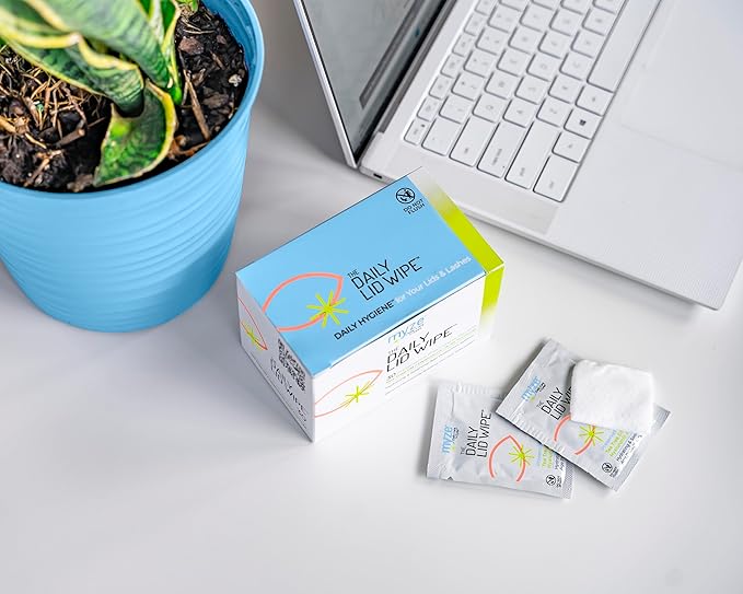 The Daily Lid Wipe™ from myze | Preservative Free Tea Tree Oil & Hyaluronic Acid Eyelid Wipes for Daily Relief | 30ct Sterile Lid Cleaning Wipes