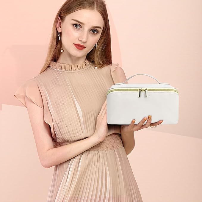 for Christmas Day Gifts, Makeup Bag for Women, PU Leather Travel Toiletry Bags, Initial Make Up Cosmetic Pouch for Teen Girls, Wide Open Portable Skincare Bag, Personalized Birthday Gifts, White
