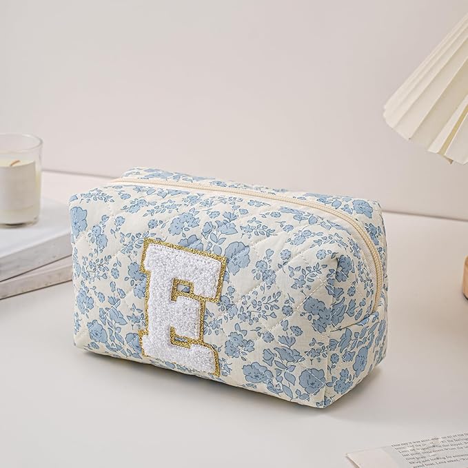 JOVAKIT Alphabet Makeup Bag Cosmetic Bag for Women, Christmas Gifts for Girls Age 6-18, Floral Flowers Coquette Travel Toiletry Zipper Make Up Pouch Organizer Trendy Stuff (Blue Floral E)