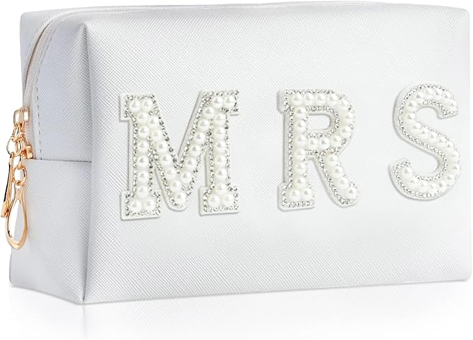 Bride Patch MRS Letter Makeup Bag for Women Bridesmaid Engagement Gift for Her White Pearl Rhinestone Travel Toiletry Bag Make Up Bag Pouch for Purse Bridal Shower Gifts for Engagement Wedding