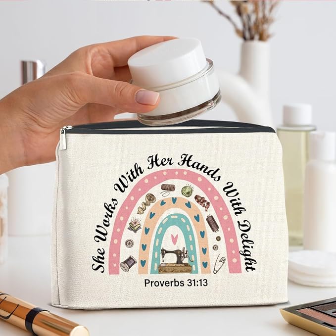 Sewing Lover Gifts Makeup Bag Gift for Quilter, Christian She Works with Her Hands in Delight Cosmetic Bag Zipper Makeup Pouch