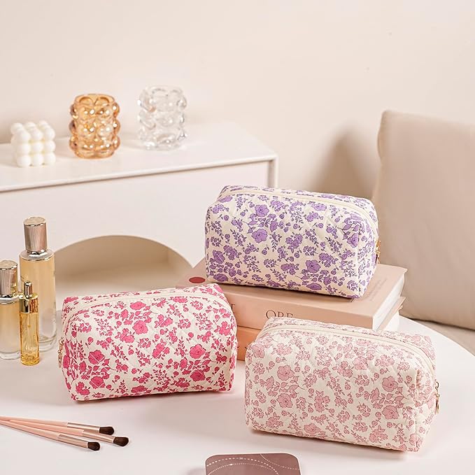 Cute Square Floral Cotton Makeup Cosmetic Bag for Women Girls, Travel Quilted Zipper Make Up Bag, Square Flowers Organizer Case Kawaii Makeup Cosmetic Travel Cloth Pouch (Red Floral)