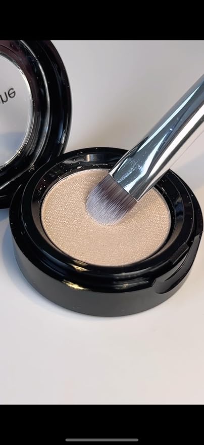 Sandstone Scandinavia Soft Collection Makeup Brush - Professional Premium Eyeshadow brush for applying and blending eyeshadow. Ultra precise soft bristles. Vegan Makeup brush for all skin types