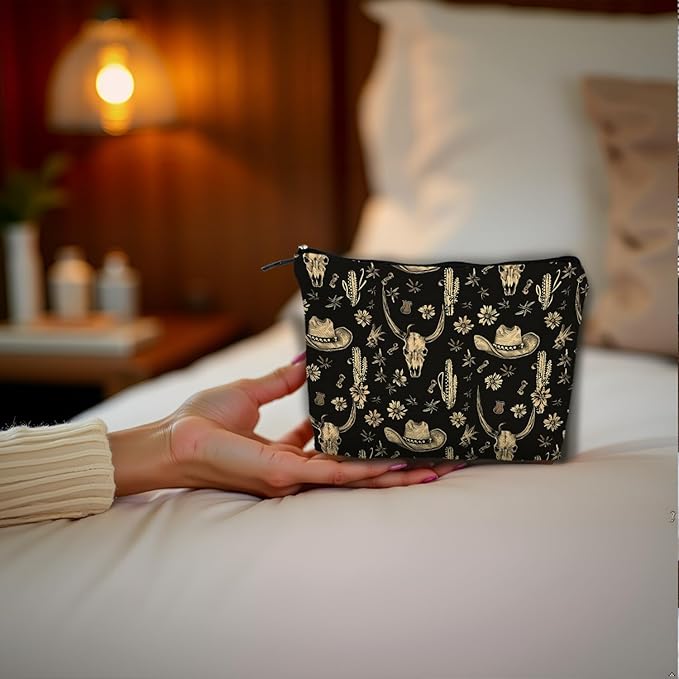 Boho Western Makeup Bag, Rustic Country Western Cow Skull Cactus Cosmetic Bags Gifts for Women, Southwestern Cowgirl Portable Travel Toiletry Bag Zipper Makeup Pouch