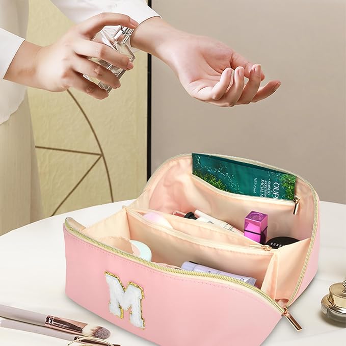 for Christmas Day Gifts, Makeup Bag for Women, PU Leather Travel Toiletry Bags, Initial Make Up Cosmetic Pouch for Teen Girls, Wide Open Portable Skincare Bag, Personalized Birthday Gifts, Pink K