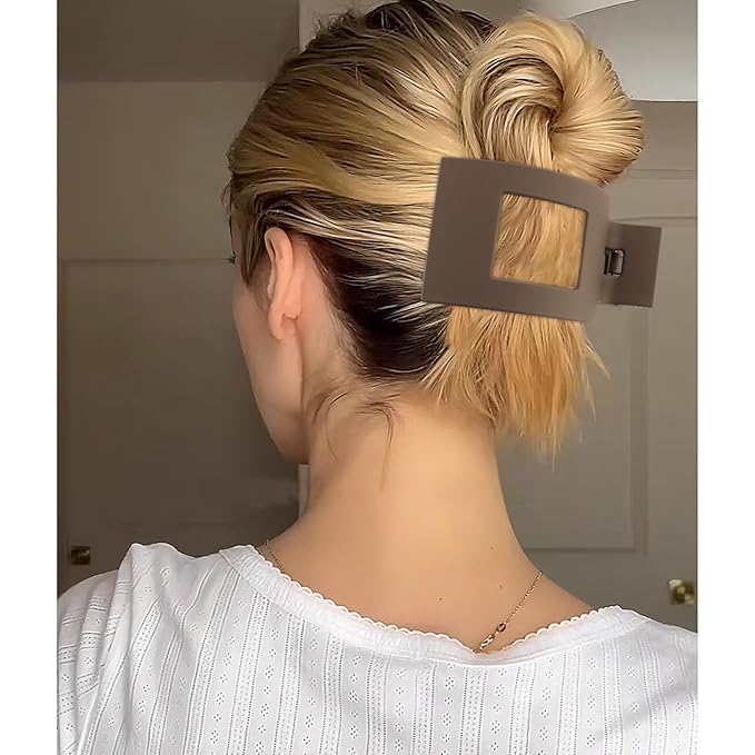 Velscrun Flat Hair Clips for Women Girls, Coffee Color Lay Flat Claw Clips, Strong Hold Large Hair Clip for Thick Hair, French Duck Billed Hair Jaw Claw Clip, Non Slip Grip for Daily Styling