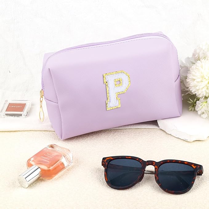 Gifts for Girls Initial Makeup Bag Personalized Cosmetic Bag with Zipper Cute Travel Toiletry Bag Waterproof PU Preppy Makeup Pouch Birthday Gift for Teen Girls Women(Purple P)