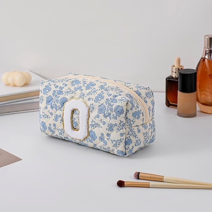 Gleyemor Personalized Initial Makeup Bag for Women, Cute Quilted Blue Floral Cotton Cosmetic Bag, Christmas Gifts for Her Mom Friend Sister Bridesmaid Teacher Women O