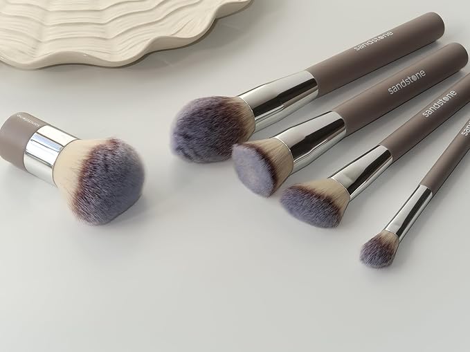 Sandstone Scandinavia Soft Collection Makeup Brush - Professional Premium Kabuki brush for applying and blending loose and compact powder and liquid foundation. Vegan ultra soft bristles.