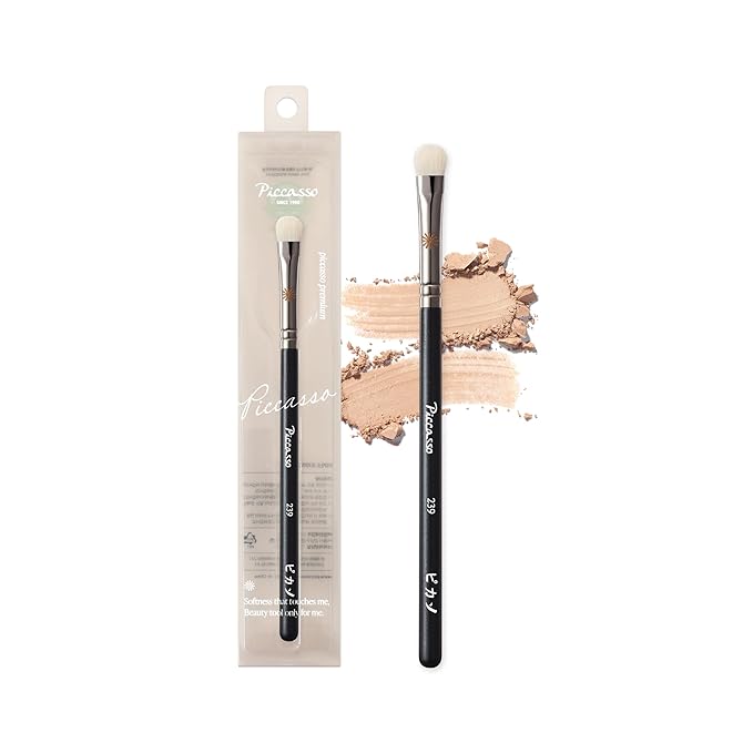 Piccasso 239 Eyeshadow Brush – Korean Eye Makeup Brush with Soft Goat Hair Bristles, Flat and Rounded Shape for Smooth Base Application and Blending, Essential Eye Shadow Brush for Daily Makeup