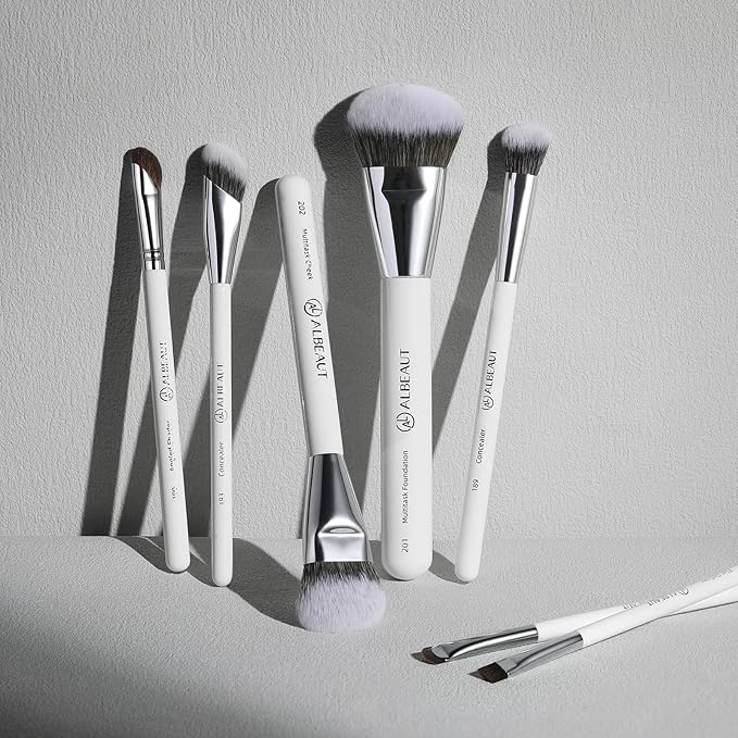 Concealer Brush, Angled Under Eye Makeup Small Foundation Precision Face Blending Brush (193 concealer brush)