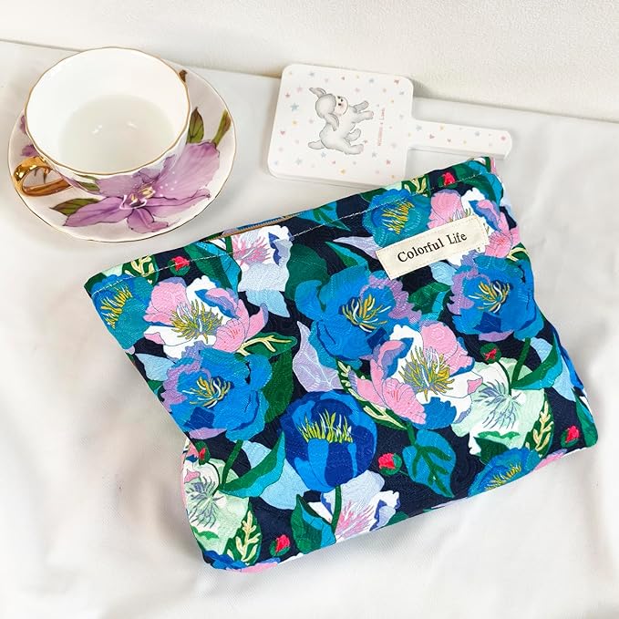 STARDW Aesthetic Floral Makeup Bag Cute Small Cosmetic Bags for Women Girls, Travel Toiletry Bag Large Capacity Zipper Makeup Pouch, Purse Organizer Pouches (Peony Flower)