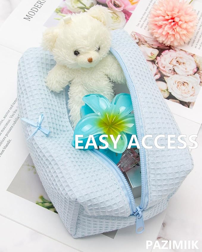 PAZIMIIK Cozy Makeup Bag Travel Cosmetic Bag for Women Soft Toiletry Bag Aesthetic Makeup Organizer Portable Large Zipper Pouch for Skincare Beauty Accessories Brushes Waffle Check Blue
