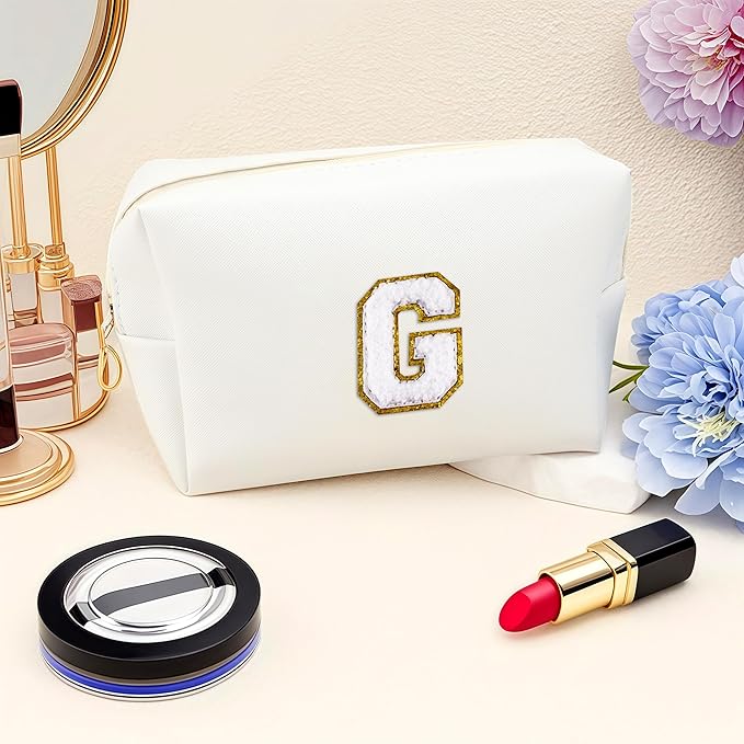Gifts for Girls Initial Makeup Bag Personalized Cosmetic Bag with Zipper Cute Travel Toiletry Bags Waterproof PU Preppy Makeup Pouch Birthday Gift for Teen Girls Women(White G)