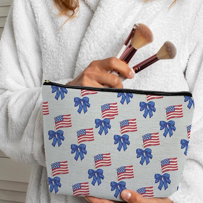 Coquette Blue Bow American Flag Makeup Bag, Red White and Blue Patriotic Cosmetic Bags Gifts for Women, Preppy Girly Portable Travel Toiletry Bag Zipper Makeup Pouch