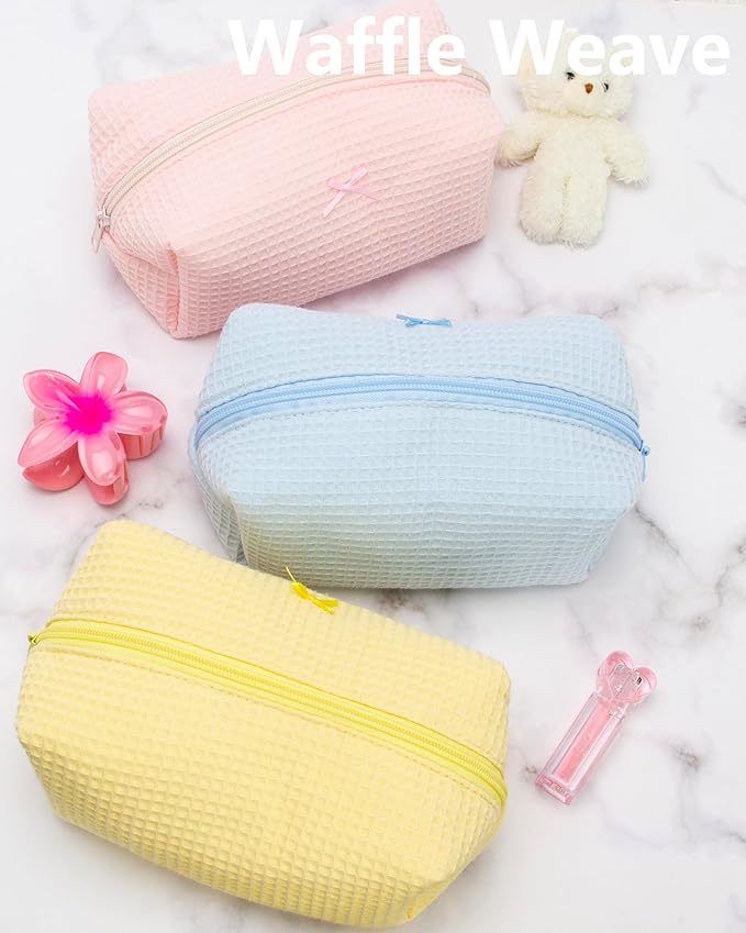 PAZIMIIK Cozy Makeup Bag Travel Cosmetic Bag for Women Soft Toiletry Bag Aesthetic Makeup Organizer Portable Large Zipper Pouch for Skincare Beauty Accessories Brushes Waffle Check Blue