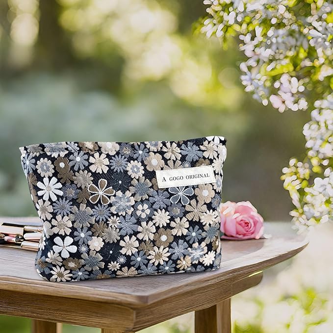 STARDW Aesthetic Floral Makeup Bag Cute Small Cosmetic Bags for Women Girls, Travel Toiletry Bag Large Capacity Zipper Makeup Pouch, Purse Organizer Pouches