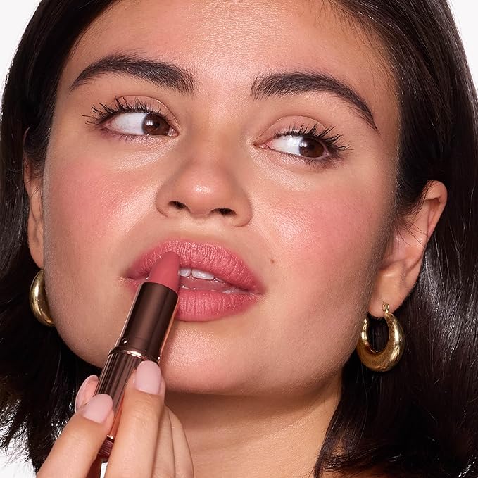 MCoBeauty - Crème Matte Luxe Lipstick - Long-Lasting Hydrating Soft Matte Lipstick with Square-Tip Bullet - Very Shelley, Taupe Nude Shade - 3.5g - Lip Makeup
