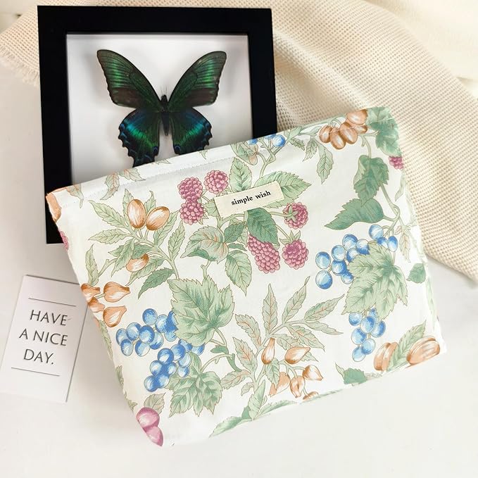 STARDW Aesthetic Floral Makeup Bag Cute Small Cosmetic Bags for Women Girls, Travel Toiletry Bag Large Capacity Zipper Makeup Pouch, Purse Organizer Pouches (Berry)