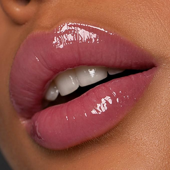 Sophia + Mabelle Hydrating Lip Oil – Lightweight, Non-Sticky & High-Shine Lip Gloss Oil – Moisturizing, Nourishing, Soothing Tinted Formula for Soft Lips – 3.7g (Sandcastle (Baby Pink), 3.7g)