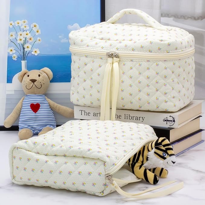 PAZIMIIK Quilted Makeup Bag Large Travel Zipper Soft Cosmetic Pouch for Women Girls Make Up,Little Flower White