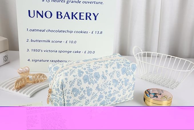 Floral Cotton Makeup Brush Cosmetic Bag for Women, Travel Quilted Zipper Pouch, Large Capacity Flowers Toiletry Organizer, Kawaii Makeup Storage Case, Cosmetic Travel Cloth Bag-White/Blue Flowers