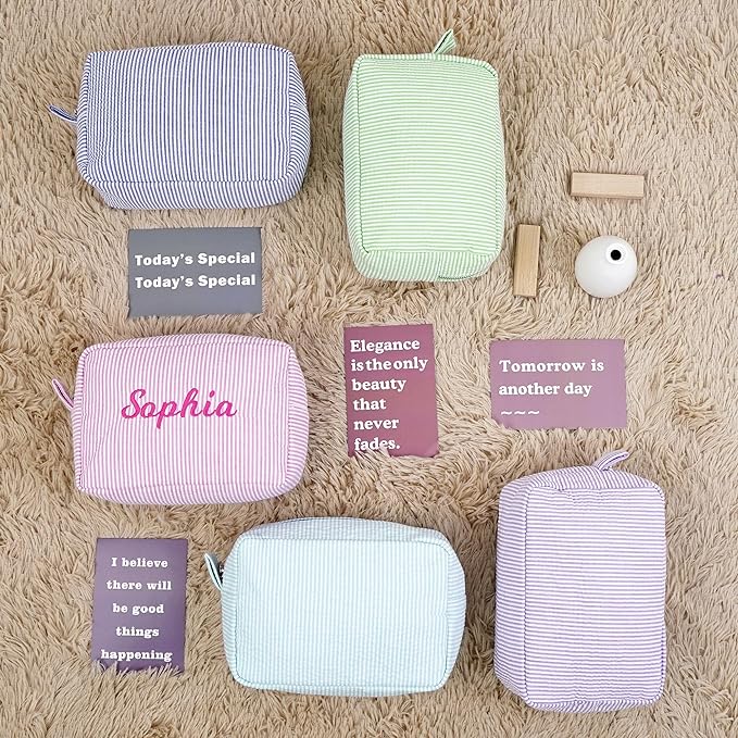 MT WORLD Cosmetic Bag Personalized Makeup Bag Seersucker Preppy Bridesmaid Makeup Bag Aesthetic Cute Women Toiletry Bag Girls Handbags Purses (Blue)
