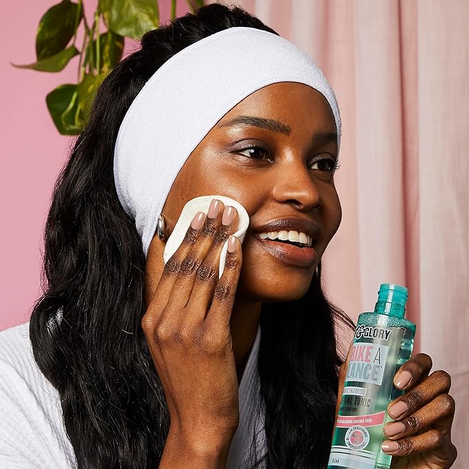 Soap & Glory Strike A Balance Niacinamide Clarifying Skin Toner - Facial Toner for Rebalanced & Refreshed Skin - 5% Niacinamide Toner with Cimicifuga Root - Exfoliating Face Toner (200ml)